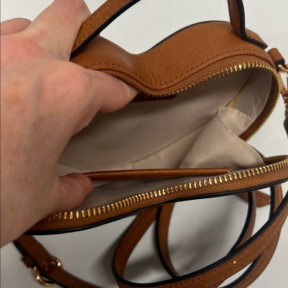 ♥️ Laura Conrad Heart-Shaped Brown PU Leather Small Crossbody Purse - Picture 6 of 8
